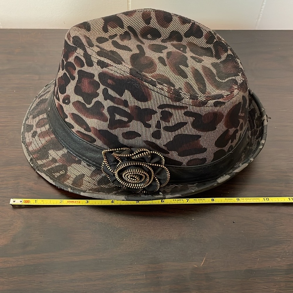 Leopard print fedora with faux leather trim/flower accents - Picture 9 of 11
